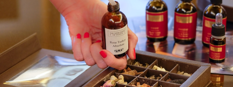 دوره عطرشناسی و عطرسازی